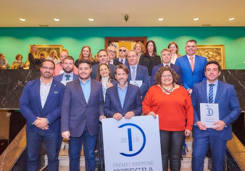 Foto de familia de la entrega de los Premios Sinpromi Integra