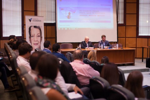 El Presidente del Cabildo, Don Carlos Alonso y el el rector de la Universidad de La Laguna, Eduardo Doménech durante la reunión