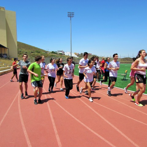 Alumnos del Colegio Alemán participando en la carrera