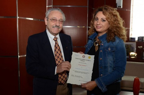 La vicepresidenta y consejera de Acción Social, Cristina Valido y Juan Pedro Jiménez, en representación de la Asociación Operación Sonrisa en Tenerife