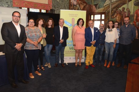 El vicepresidente del Cabildo, Aurelio Abreu; el consejero de Desarrollo Económico, Efraín Medina; la vicepresidenta de Sinpromi, Coromoto Yanes; y la alcaldesa de Buenavista, Eva García junto a los otros representantes de las Jornadas