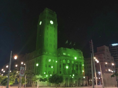 El Cabildo iluminado de verde por el Día Mundial de la Esclerosis Múltiple 