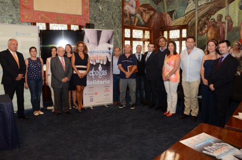 Un instante de la presentación del proyecto Compartiendo Calor