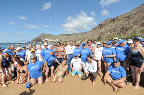 ANSINA y los mayores en la Playa de las Teresitas