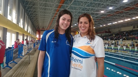 De derecha a izquierda Michelle Alonso y Eva Coronado