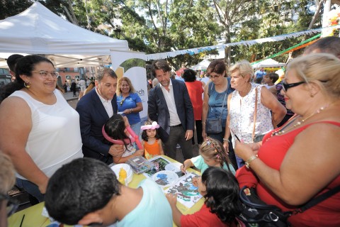 Autoridades visitados los diversos stands con actividades