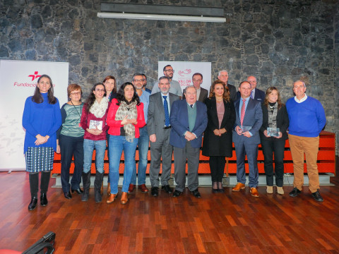 Foto de familia con premiados, padrinos y autoridades