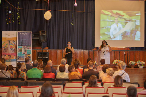 La Consejera Coromoto Yanes en la clausura del taller de teatro