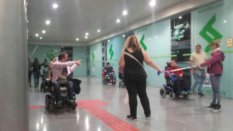 Un momento de la actividad "baile sobre ruedas"
