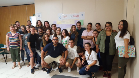 Un grupo de alumnos/as del CIFP Los Gladiolos que visitó el Centro Insular de Entidades de Voluntariado