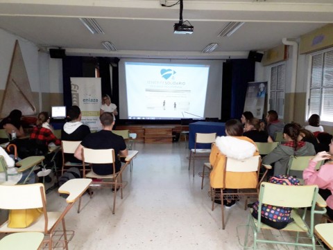 Taller de voluntariado impartido por el Programa Tenerife Solidario