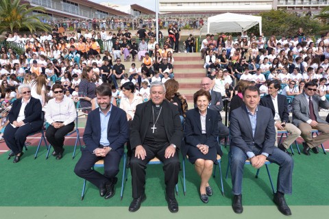 El Presidente del Cabildo, Don Carlos Alonso, El Alcalde de Santa Cruz de Tenerife, D. José Manuel Bermúdez, el obispo de la Diócesis Nivariense, Bernardo Álvarez; y la directora y el director pedagógico del centro, madre Rosa Contreras 