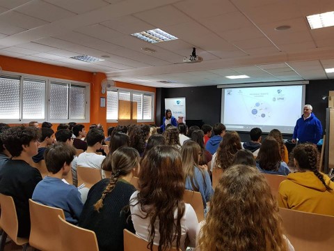 Presentación del proyecto en el colegio Hispano Inglés