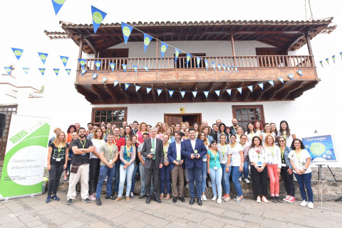 Foto de familia de Barrios por el Empleo: Juntos más Fuertes