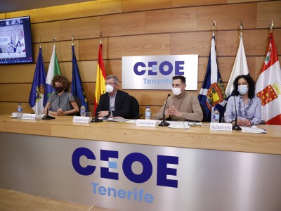 Mesa con el El consejero delegado de Participación Ciudadana y Diversidad, Nauzet Gugliotta