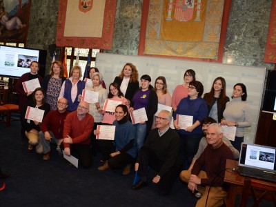 La vicepresidenta y consejera insular de Acción Social, Cristina Valido, junto a los representantes de las Entidades participantes en el proyecto