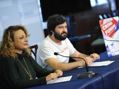 La consejera de Acción Social y Vicepresidenta Segunda del Cabildo, Cristina Valido y Angel González cofundador de Universo Crowdfunding