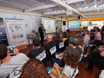 El consejero de Empleo, Comercio, Industria y Desarrollo Económico del Cabildo de Tenerife, Efraín Medina en un momento del acto