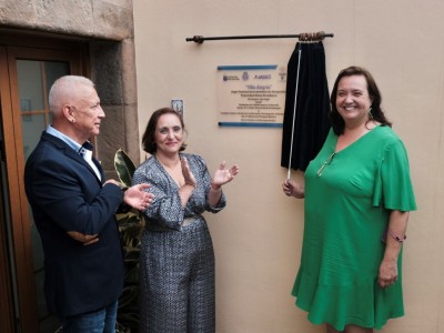 La vicepresidenta tercera y consejera de Acción Social del Cabildo de Tenerife, Marián Franquet inaugurando uno de los hogares del IASS