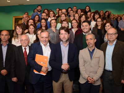 El Presidente del Cabildo D. Carlos Alonso y los diversos integrantes de las Entidades participante en el proyecto