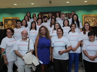 Foto de la Consejera Dña. Cristina Valido con las Asociaciones que lanzan su campaña