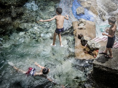 Como peces en el agua, imagen ganadora del IV Concurso de Fotografía Los derechos de la infancia