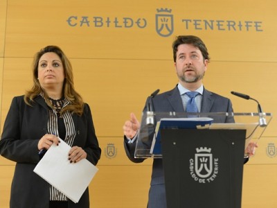 El Presidente del Cabildo, Don Carlos Alonso y la Vicepresidenta Segunda y Consejera Cristina Valido