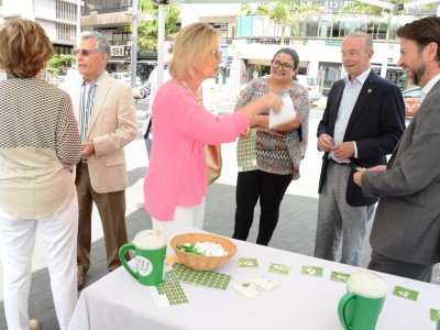 Entrega del donativo del Cabildo a la Asociación Española Contra el Cáncer