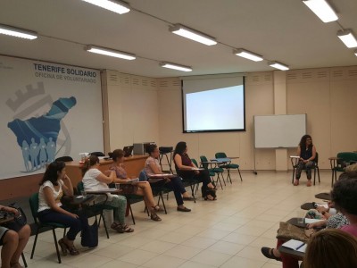 Uno de los talleres impartidos en la Escuela de Voluntariado del Programa Tenerife Solidario