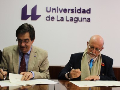 El rector de la Universidad de La Laguna, Antonio Martinón y el presidente de la Asociación para el Impulso a las Iniciativas Pedagógicas Libres, Xavier Alà