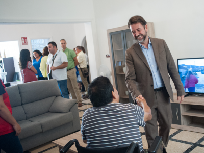 Visita del Presidente del cabildo al piso de personas convalecientes