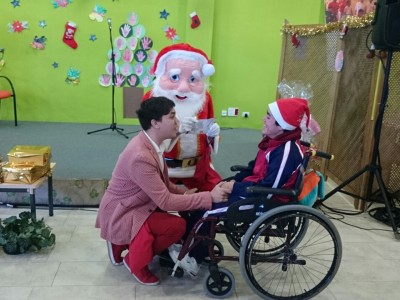 Un usuario de la Asociación Quiero Ser Como Tú, Ayúdame en una actividad de ocio