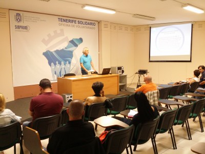 D. Jose Francisco Pérez Impartiendo el taller