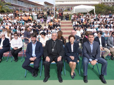 El Presidente del Cabildo, Don Carlos Alonso, El Alcalde de Santa Cruz de Tenerife, D. José Manuel Bermúdez, el obispo de la Diócesis Nivariense, Bernardo Álvarez; y la directora y el director pedagógico del centro, madre Rosa Contreras 