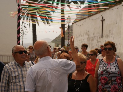 Un instante de la actividad "Nuestros Guías Los Mayores"