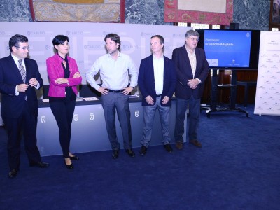 El Presidente del Cabildo, Don Carlos Alonso en un momento de la presentación