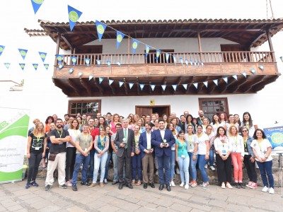 Foto de familia de Barrios por el Empleo: Juntos más Fuertes