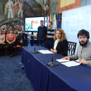 La vicepresidenta y consejera insular de Acción Social, Cristina Valido, y el Cofundador de Universo Crowdfunding Ángel González