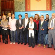 Foto grupal del Presidente y Consejera del Cabildo con todos los premiados