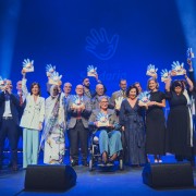 Foto de grupo de los galardonados al Premio a la Solidaridad 2022
