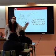 Un instante de la charla de Cáritas sobre personas sin hogar