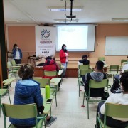 Taller impartido por la dinamizadora del Programa Tenerife isla Solidaria