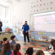 Impartición del taller de Lengua de Signos Española por parte de FASICAN