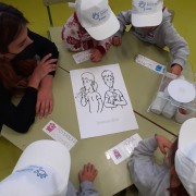 El alumnado realizando actividades