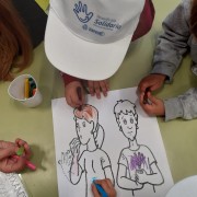 El alumnado realizando actividades