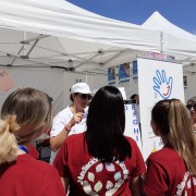 Información en el stand del Programa Tenerife Isla Solidaria