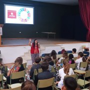 Un instante del taller "Los ODS al Cole", impartido por Cáritas Diocesana de Tenerife
