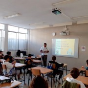 La Asociación Stop Bullying impartiendo su taller