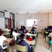 La Asociación Stop Bullying impartiendo su taller