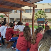 La Asociación Salud Mental ATELSAM realizando su exposición
